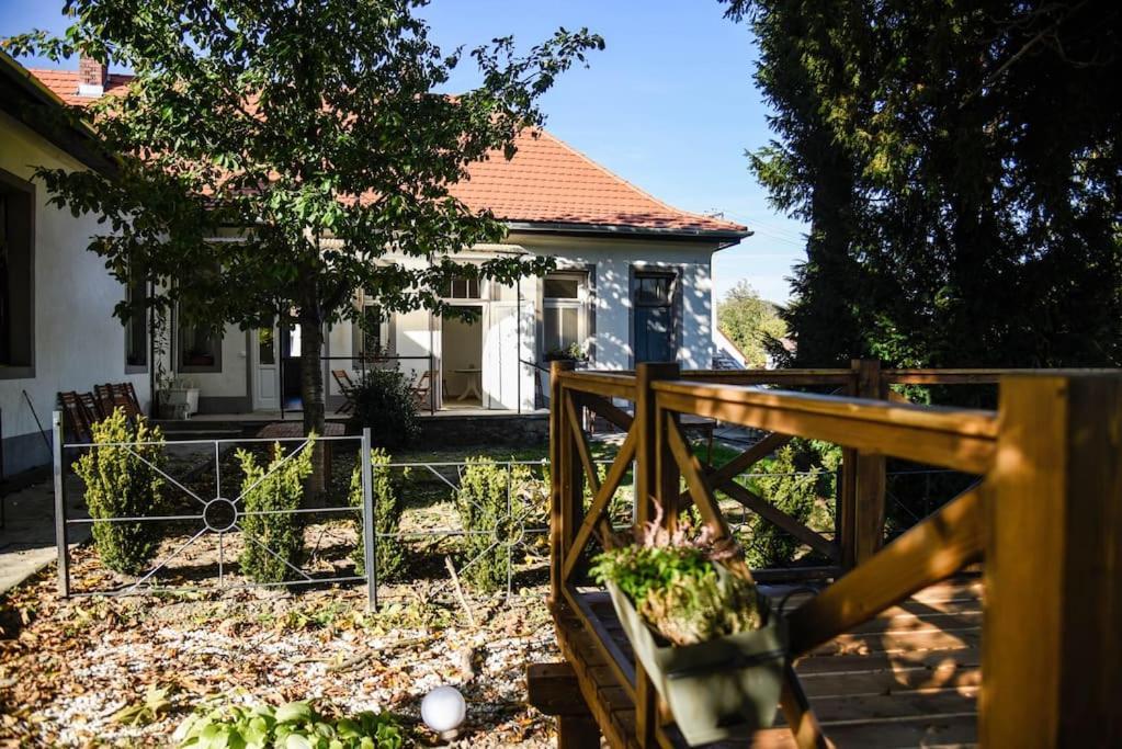 Parokia Apartman Es Coworking A Balaton Mellett Kaptalantoti Εξωτερικό φωτογραφία